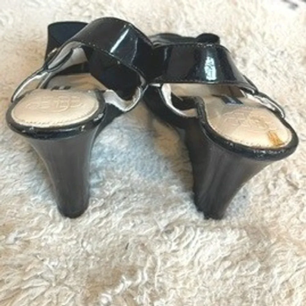 Dana Buchman Black Patent Peep Toe Wedge Sandals Elastic Slingback Shoes